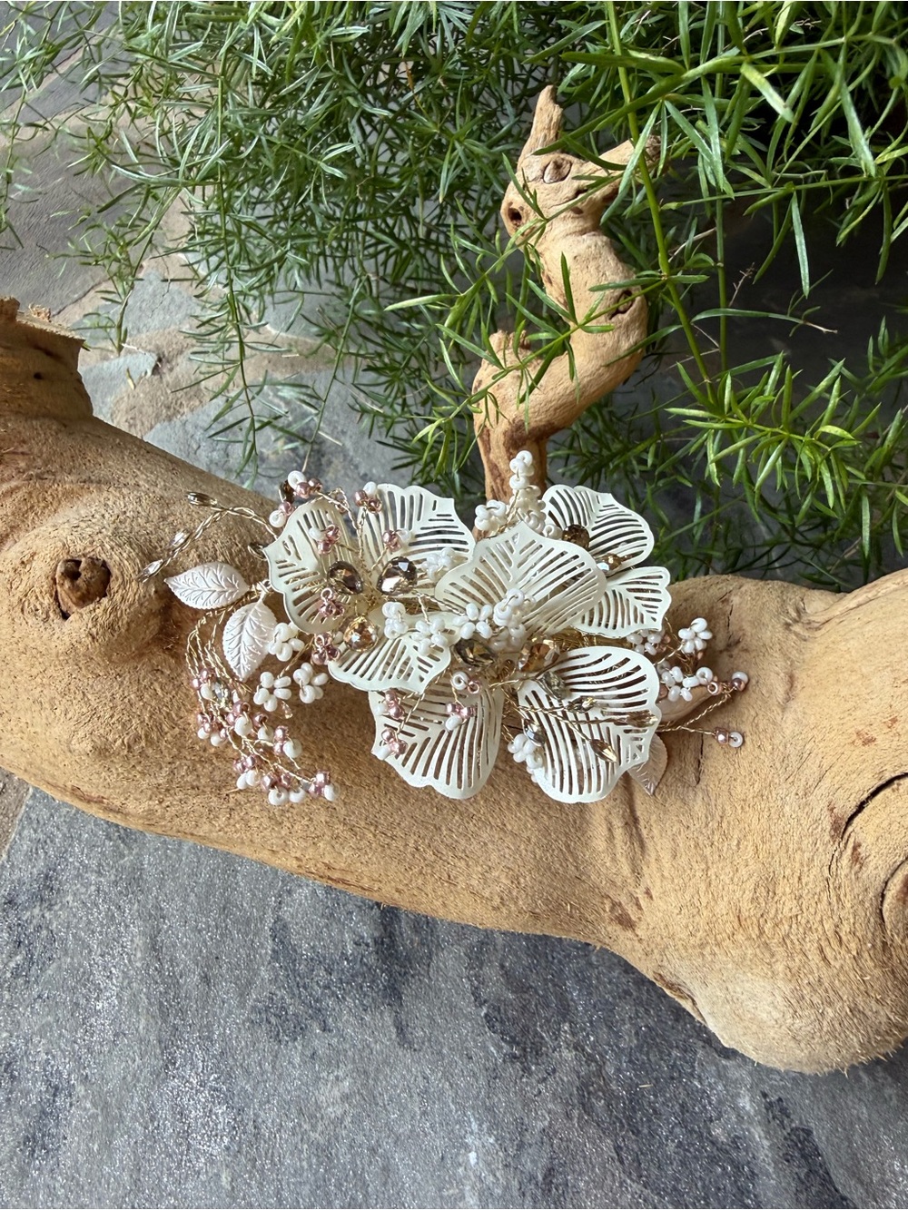 New🌟BHLDN-Bridal White Floral Hair Clip